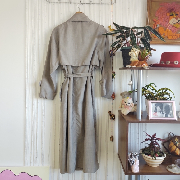 Vintage Button up + belted trench coat - Picture 11 of 13